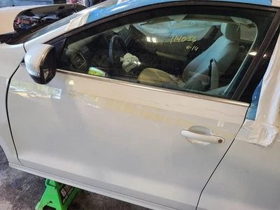 2011-2018 VOLKSWAGEN JETTA Driver Left Front LH Door White 5C6831055G  - Imagem 1 de 4