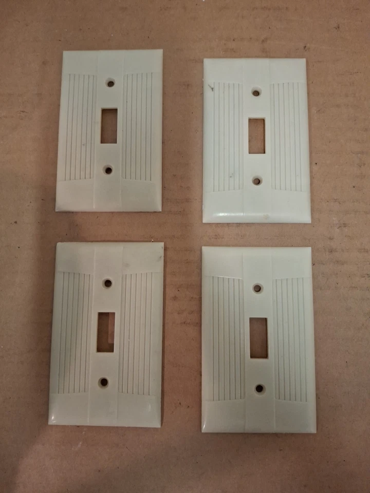 4 Cubiertas de interruptor y salida Sierra Leviton Eagle Uniline acanaladas marfil luz Foto 1 de 1