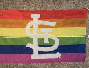 St. Louis Cardinals-Deluxe 3’x5’ Outdoor Flag-PRIDE Rainbow MLB - Picture 1 of 4