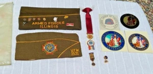 Lotto veterani vintage VFW / American Legion con spille, decalcomanie - Foto 1 di 9