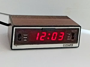RELOJ DESPERTADOR SPARTUS DE COLECCIÓN Cometa III Madera Grano Rojo Números-5x3 1 3/4" Con Cable - Imagen 1 de 14