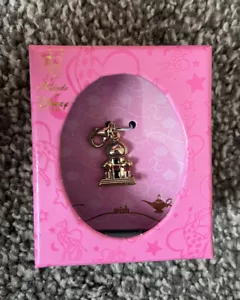 Authentic Gold effect (?plated) Disney Couture Aladdin - Castle - Picture 1 of 3