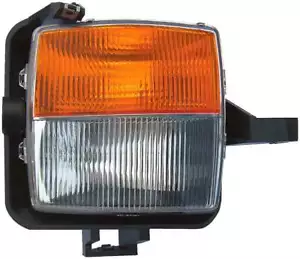 FIT 03-07 CADILLAC CTS PASSENGER FRONT RT PARKING/FOG LIGHT/TURN SIGNAL ASSEMBLY - Picture 1 of 2