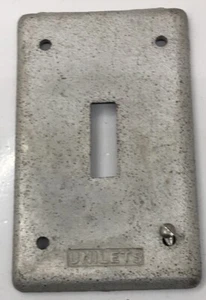 FSK-1TS-CM APPLETON MISSING 3 SCREWS FLAT TOGGLE TUMBLER SWITCHITCH 1 GANG - Picture 1 of 3