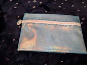 IPSY Glam July 2018 Shiny Blue Iridescent Pink Travel School Gym Makeup Bag - Picture 1 of 3