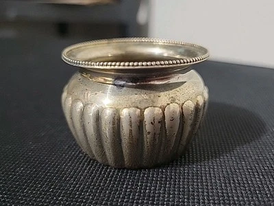 Antiga adega de sal de prata esterlina 18 gramas Monograma Gorham Foster & Co. 1800 - Imagem 1 de 4