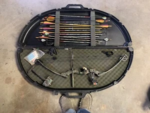Compound bow - Picture 1 of 5