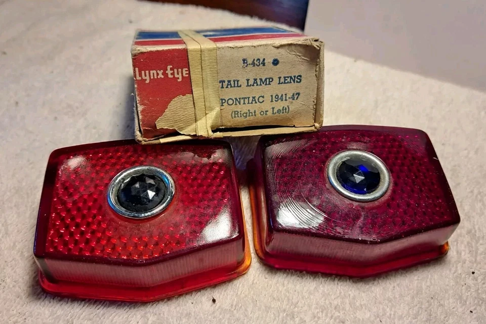 Par de lentes traseras Pontiac Lynx Eye GLASS BLUE DOT nuevas 1941 1942 1946 1947  Foto 1 de 4