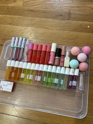 Lote de 38 brillos de labios para mujer  Foto 1 de 4