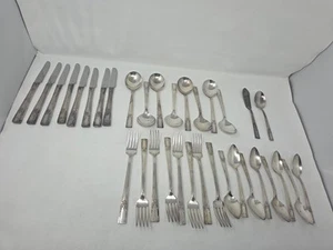 Lotto di 34 Wm. Rogers Oneida posate artistiche in argento - Foto 1 di 8
