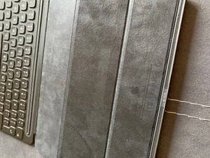 Nowy ipad smart keyboard kolor gwiezdna szarość nie używany stan jak nazdjeciach - Zdjęcie 1 z 5