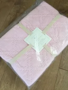 Pottery Barn Baby Kids The Washed Velvet Collection Toddler Crib Quilt New Pink - Imagen 1 de 6