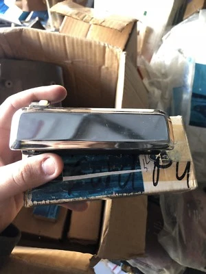 НОВАЯ ИЗ СТАРЫХ ЗАПАСОВ 1979-1993 FORD MUSTANG GT LX RH ВНЕШНЯЯ ДВЕРНАЯ РУЧКА - Изображение 1 из 3