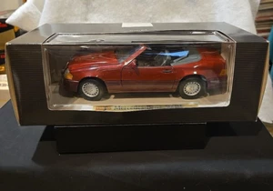 Mercedes-Benz Collection 500 SL 1989 Edition SLK 1:18 Maisto Mercedes Dealer CIB - Picture 1 of 24
