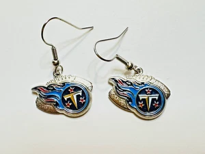LADIES NFL TENNESSEE TITANS EAR RINGS WOMENS GIRLS FOOTBALL SPORTS JEWELRY NEW - Picture 1 of 2