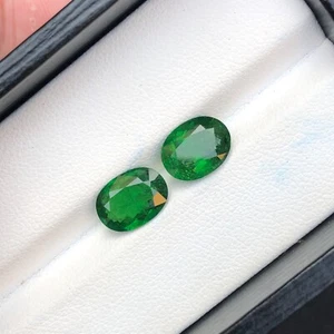 Natural Green Tsavorite Pair Faceted Loose Gemstones For Fine Jewelry 4.50 Carat - Picture 1 of 4
