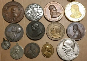 Papas Iglesia Católica Cristiana varias medallas colección papal x 13 - Imagen 1 de 2