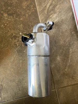 A/C Accumulator UAC RD 10079C - Image 1 of 2