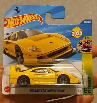 Hot Wheels Ferrari F40 Competizione Gialla 2025 1:64 Case Q - Immagine 1 di 4