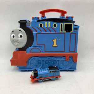 Thomas The Tank Engine & Friends Take & Play Tren Almacenamiento Estuche Envío Gratis - Imagen 1 de 9