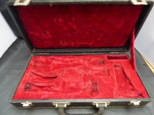Vintage. Selmer Klarinettenkoffer. NUR ETUI. Schwarzes Etui mit rotem Plüschfutter - Bild 1 von 9