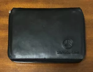Mercedes-Benz Clase C 2006 manual para el dueño en estuche de cuero - Imagen 1 de 4