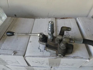 Salami - Lever Operated - 3 Position Directional Control Valve - VDM05-D - Picture 1 of 8