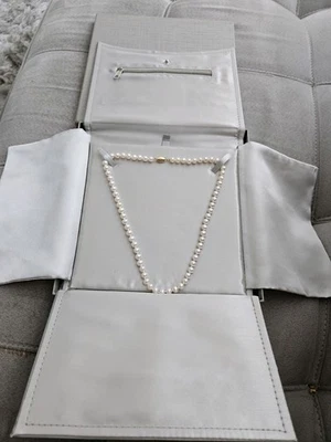 Collar de perlas Zales cierre de oro de 14K con estuche Foto 1 de 3