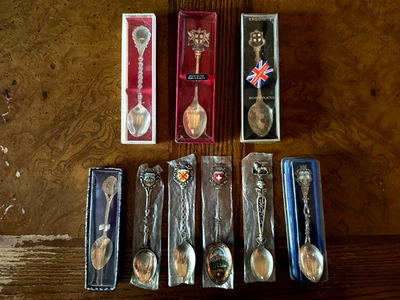 Lote de 9 cucharas de coleccionista de recuerdos plato de plata/sólido varios estados países Foto 1 de 4