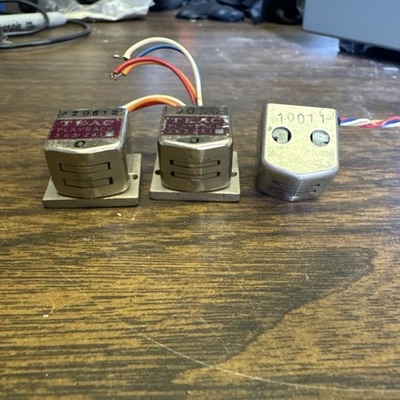dos cabezales de reproducción TEAC de colección para una plataforma de cinta de carrete a carrete Foto 1 de 4