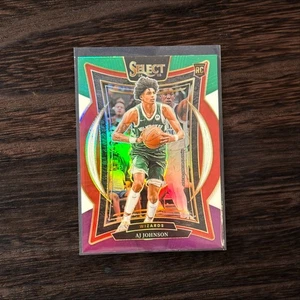 Panini Select 2024-25 - AJ Johnson Concourse #67 verde blanco púrpura Prizm (RC) - Imagen 1 de 2