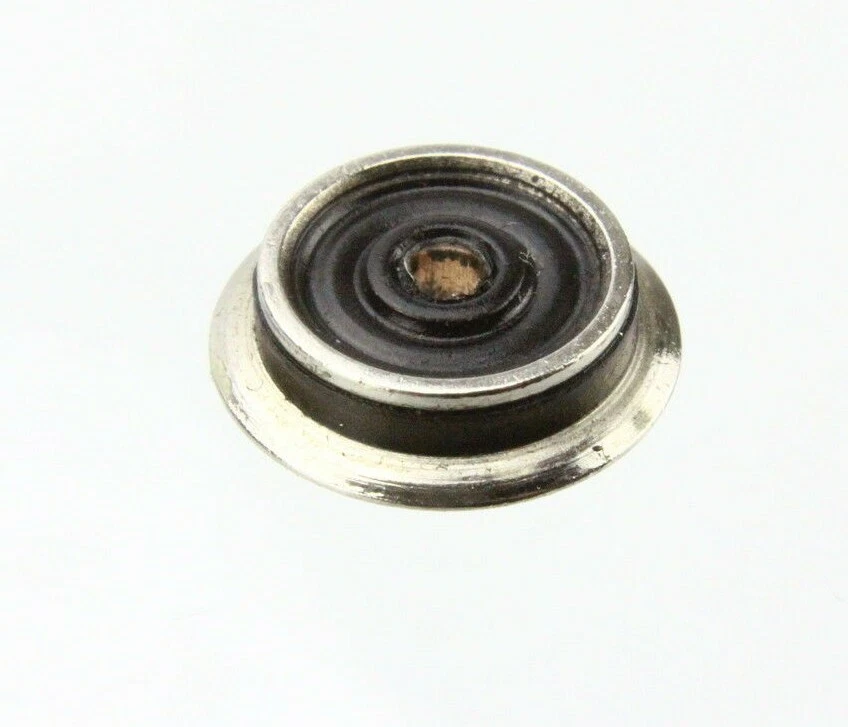 Märklin 25727 Rad mit Haftreifen für 3125 3126 3127 Roter Pfeil RCe 2/4 203 202 - Bild 1 von 1