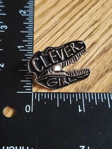 Jurassic Park Clever Girl T-Rex Skull Pin G6 - Picture 1 of 3