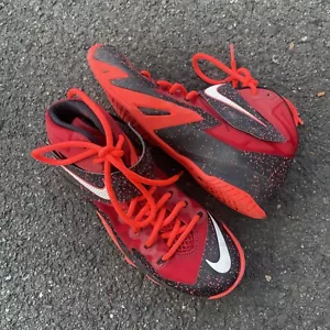 US 7 / EUR 40 Nike Zoom LeBron 8 Soldier Black 688579-616 Red Basketball Shoes - Picture 1 of 10
