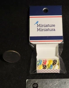 Caja de donas esmaltada desayuno panadería ESTADO COMO ESTÁ 1:12 miniatura KH4903 - Imagen 1 de 3