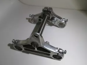 Harley Davidson Sportster 883 Upper Lower Fork Bracket Triple Tree NM8393 - Foto 1 di 8