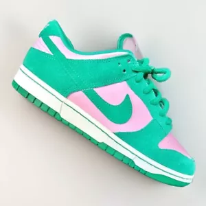 Scarpe da uomo Nike Dunk Low SE ""Anguria"" rosa malachite FZ0549-600 taglia 9 2024 - Foto 1 di 10