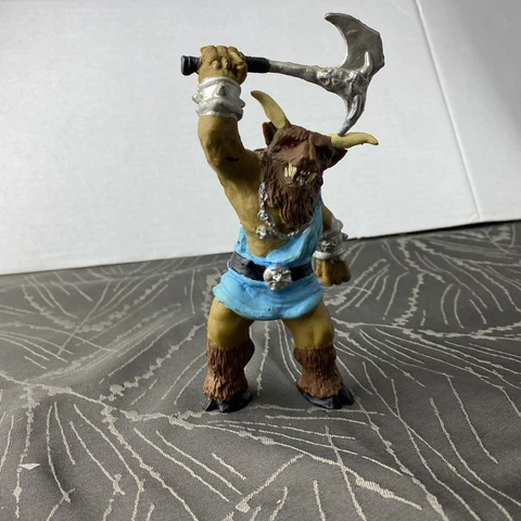 Vintage 1982 TSR Hobbies D&D Dungeons & Dragons Minotaur Action Figure 6" Inch Cover