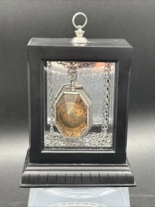 The Noble Collection - The Horkrux Medaillon - Slytherin - Harry Potter - Bild 1 von 8