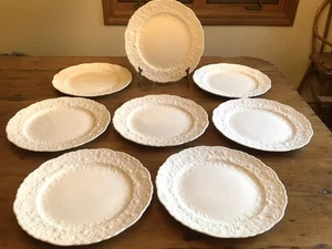 Pope Gosser Rose Point Set Of 8 Ivory Scalloped Embossed 10” Dinner Plates - Picture 1 of 8
