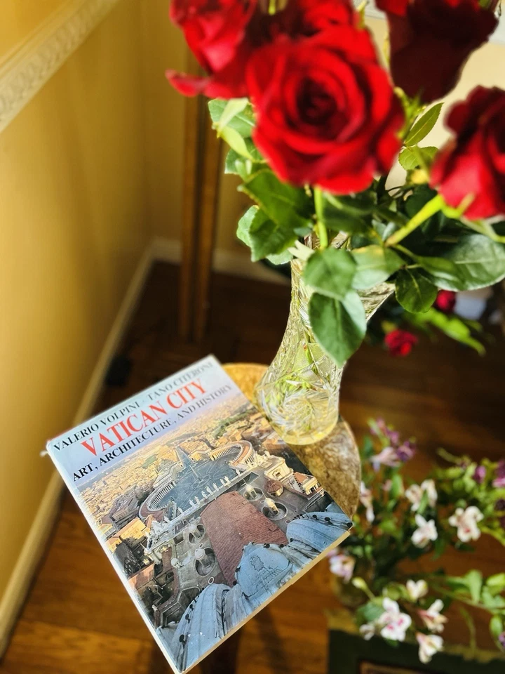 VATICAN CITY: ART, ARCHITECTURE, AND HISTORY By Volpini & Citeroni HC/1986 - Image 1 of 4