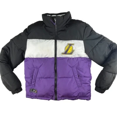 Los Angeles LA Lakers NBA Puffer Chaqueta Abrigo Niños Jóvenes Calce Medio Cremallera Completa Foto 1 de 4