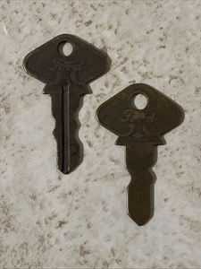 Vintage Antique Model T or A Ford Script Logo Brass Ignition Car Key #52 #66 Lot - Picture 1 of 7