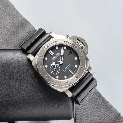 Panerai Luminor Submersible Men's Black Watch - PAM01305 - Image 1 of 4