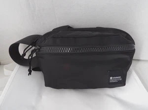 NWT Authentic LULULEMON ALL DAY ESSENTIALS 2L Black Belt Bag Unisex - Picture 1 of 13