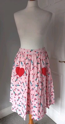 Lindy Bop Estilo Vintage Rosa Algodón Falda Rojo Lápiz Labial Estampado Corazón Bolsillos Reino Unido 10 Foto 1 de 4
