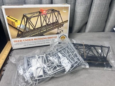 VTG Bachmann HO Scale Over Under Blinking Bridge 46222 Box Model Train Parts - Image 1 of 4