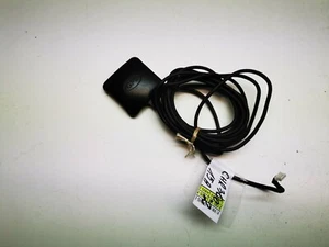 CHRYSLER 300C 2006 / 04-12 3.0CRD aerial / GPS aerial - Picture 1 of 3