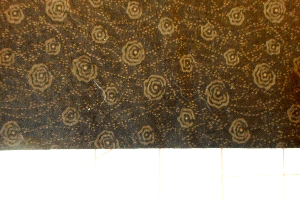 Tecido de costura marrom sobre marrom escuro floral pequeno padrão colcha algodão 0,6 jarda - Imagem 1 de 1