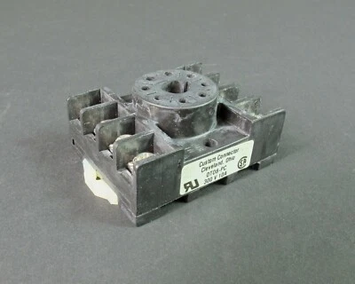 Custom Connector Corporation Relay Sockets Model OT08-PC, 300V, 10A, Lot of 10 - Image 1 of 4